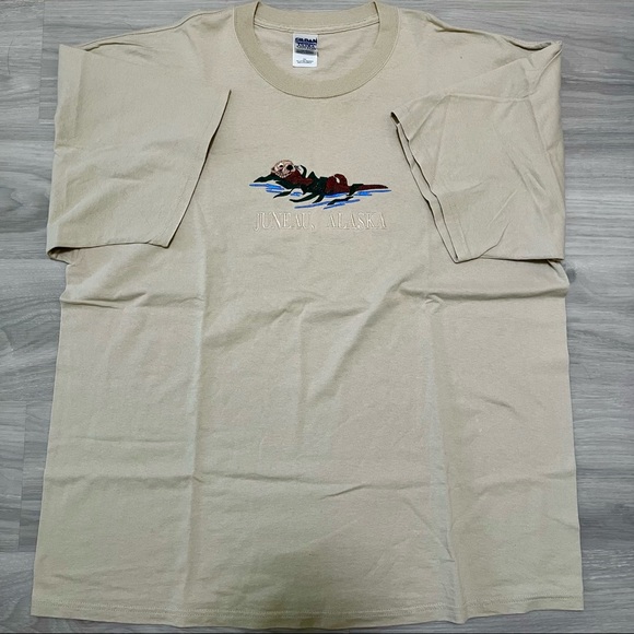Gildan Other - HP 🔥SALE🔥 Otter Tee